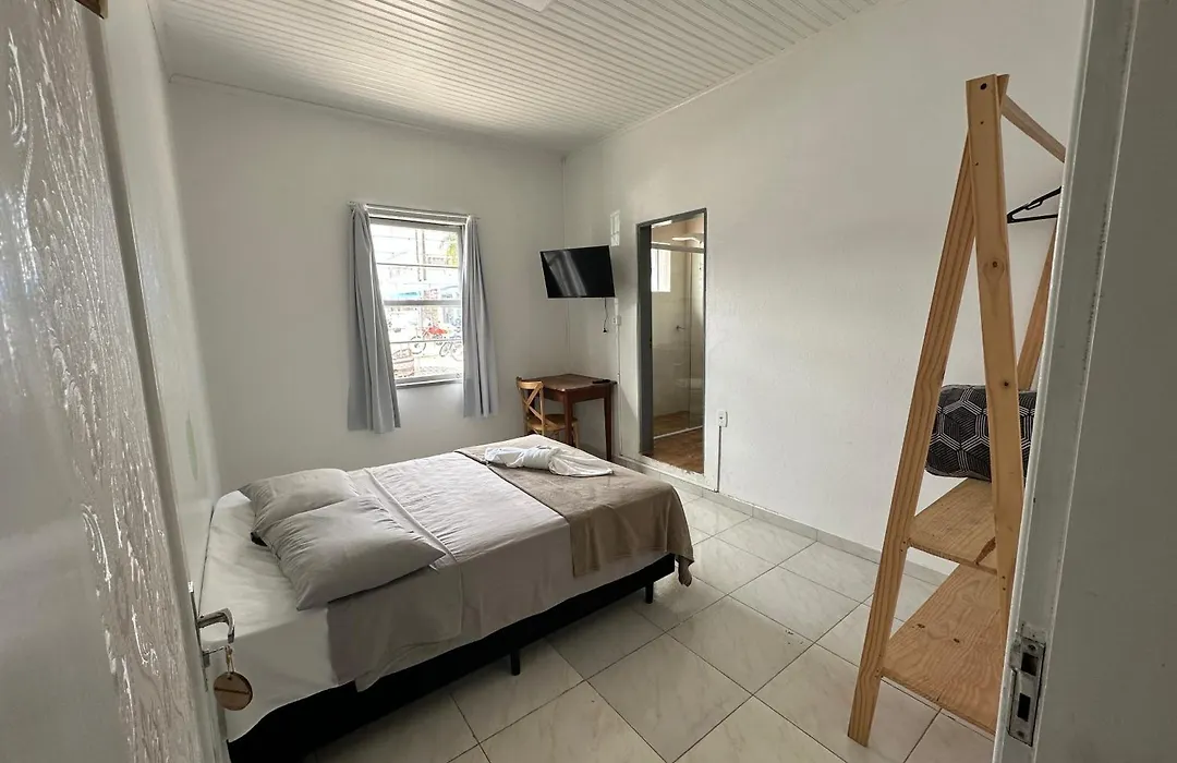 Araucária Hostel e Pousada-1